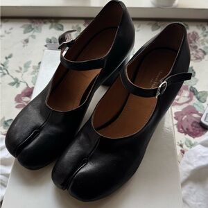Maison Margiela black mary jane tabi